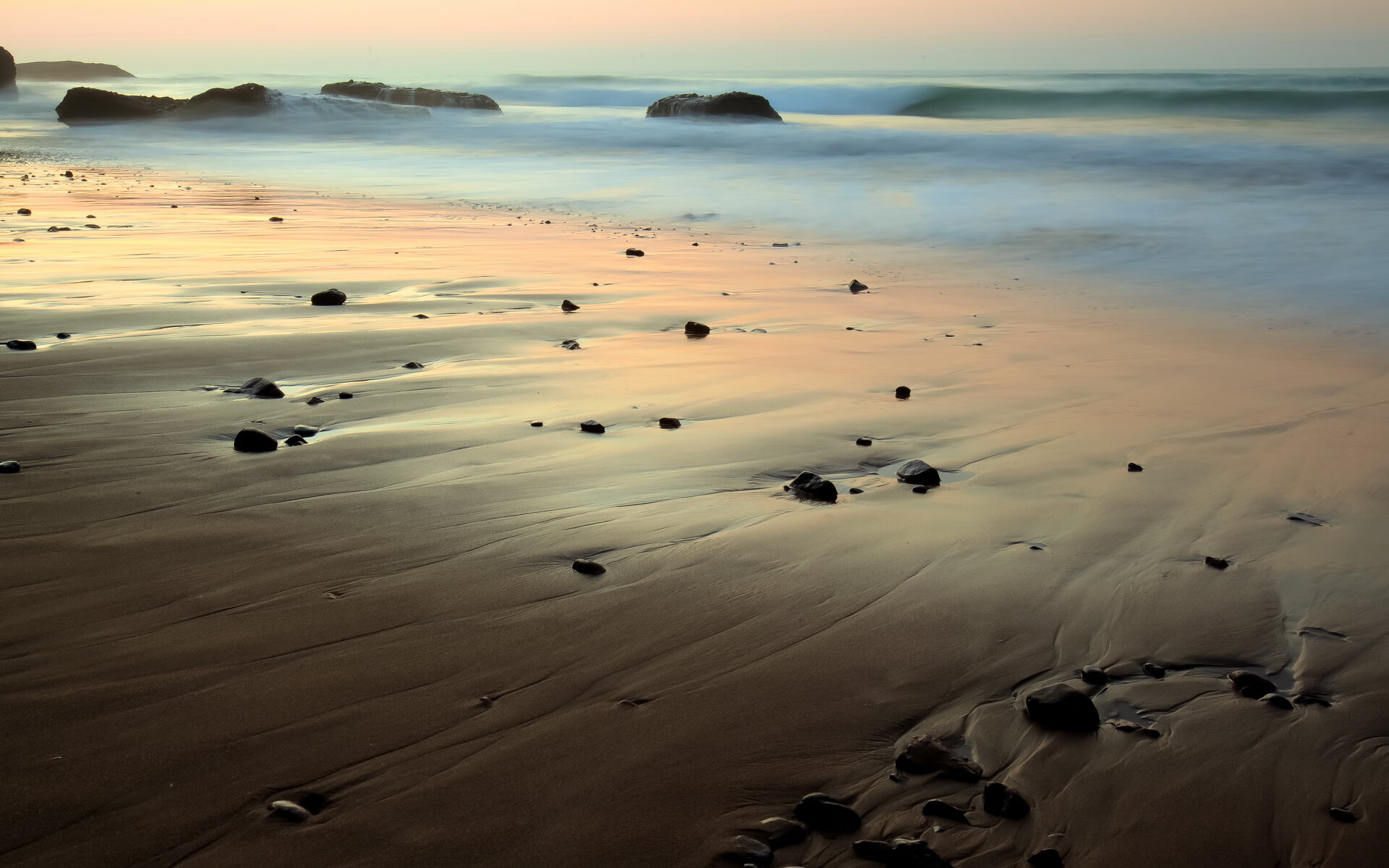 爱游戏娱乐-掘金球员集中观看经典比赛学习战术布置，掘金球员介绍