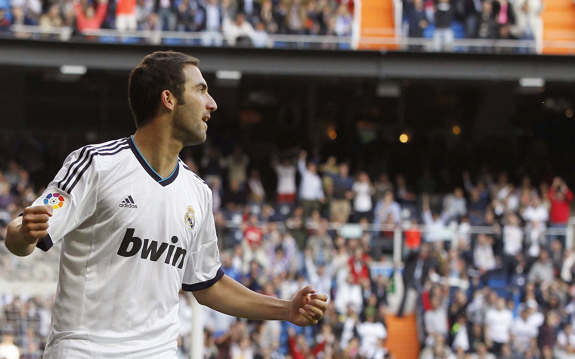 爱游戏体育入口-赛事亮点盘点：精彩操作，高能时刻，比赛亮点纷呈